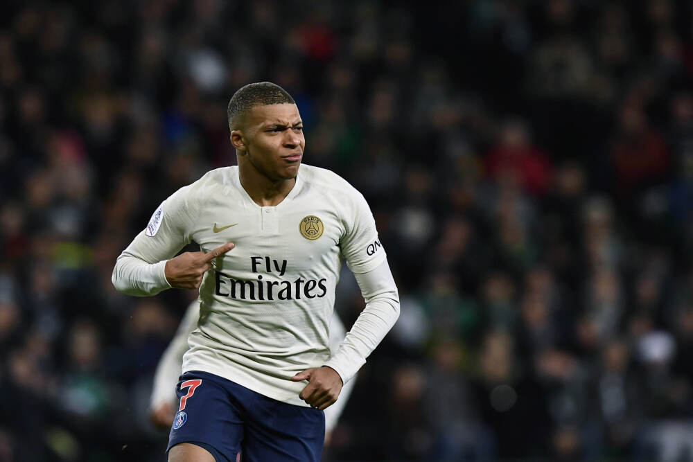 媒体人：瀚森要摸索篮板球的落点判断和挡拆的细节 能上场是第1位